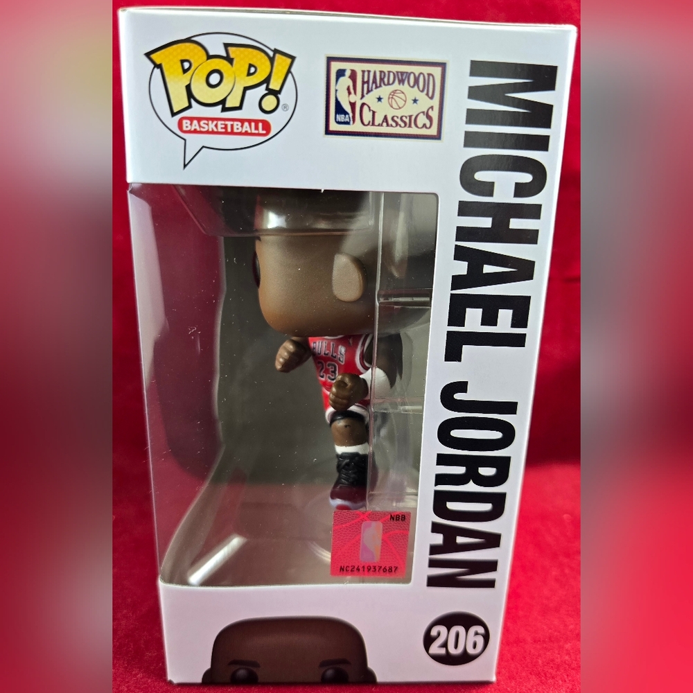 Michael Jordan funko # 206 (nib) With Pop Protector - Picture 5 of 7